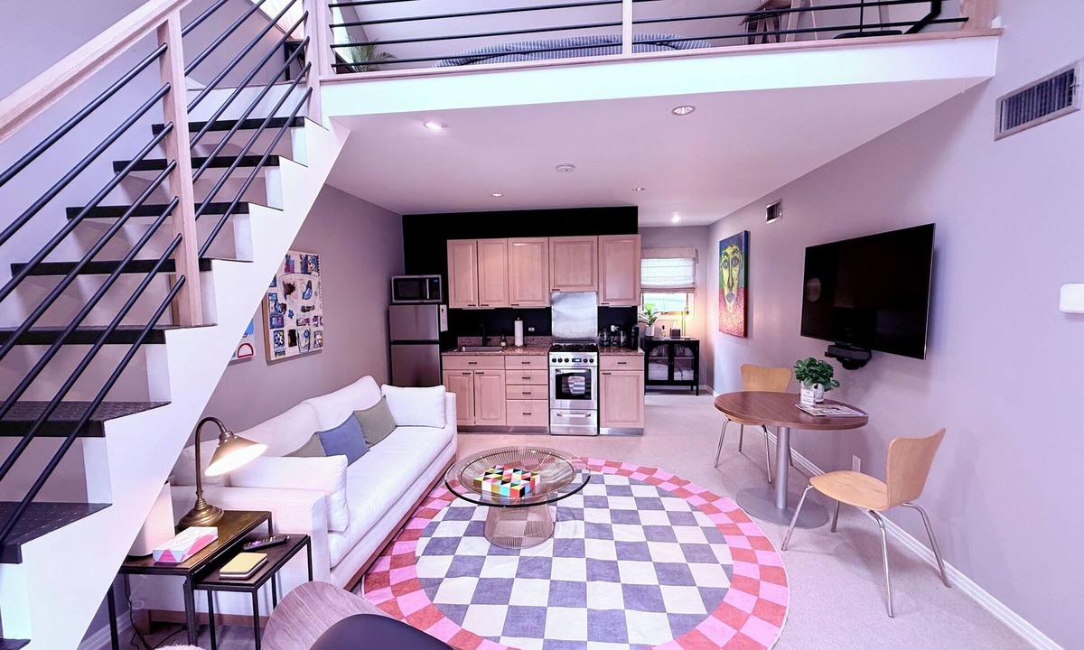 Bluffview Cottage | Modern Park Cities Guest House.