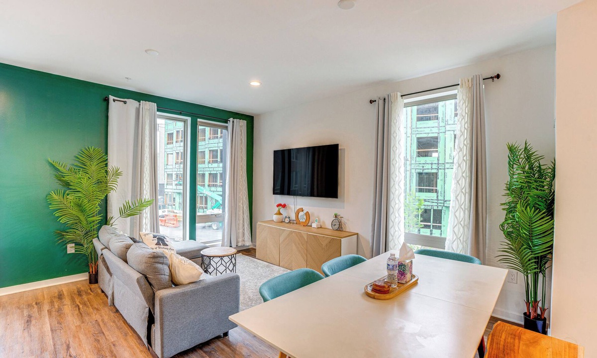 Olde Richmond House | Modern Philly Townhome w/Rooftop Deck & Views!