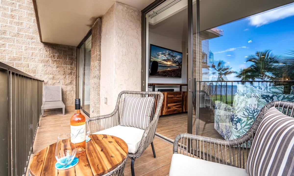 Kihei Condo | Modern & Polished Oceanfront Vistas