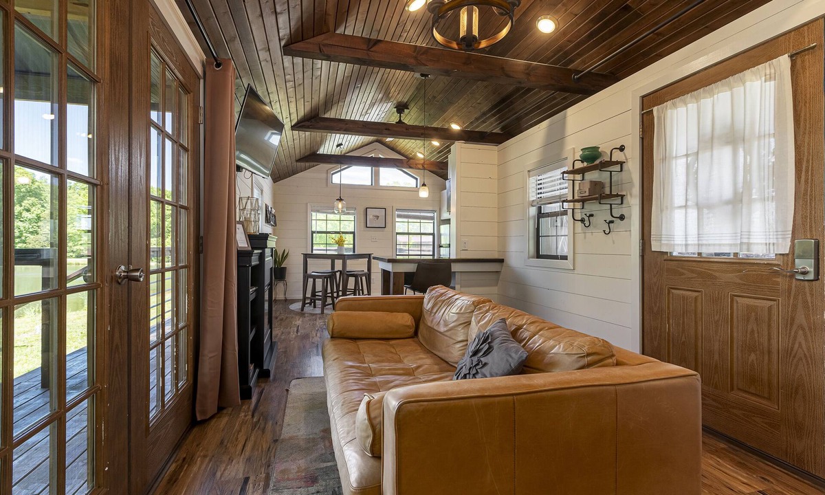 Marion Cabin | Modern Pond-View Cabin Near Lake of Egypt