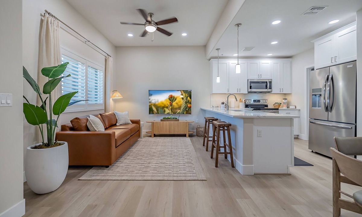 Tucson Condo | Modern Pristine Condo - Walk to Restaurants/Shops, Hikes/Trails