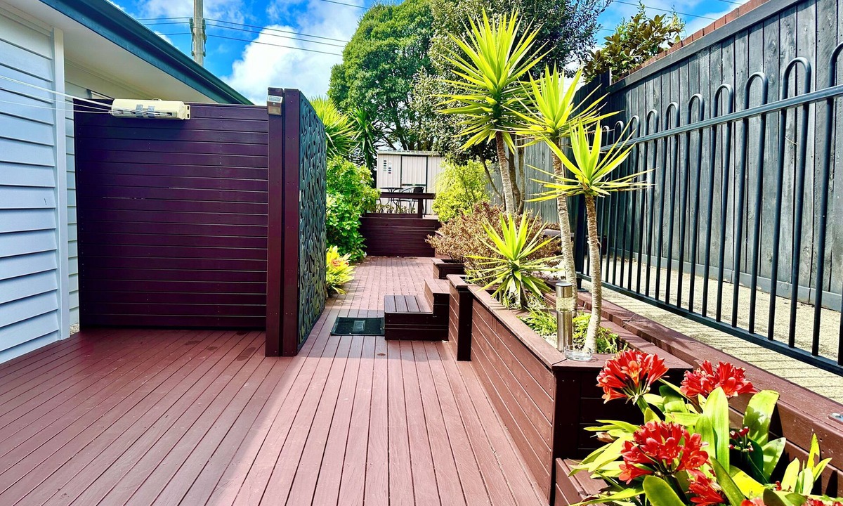 Rosedale House | Modern Private 2nd floor home unit with full kitchen 2bedroom 2bathroom inAlbany