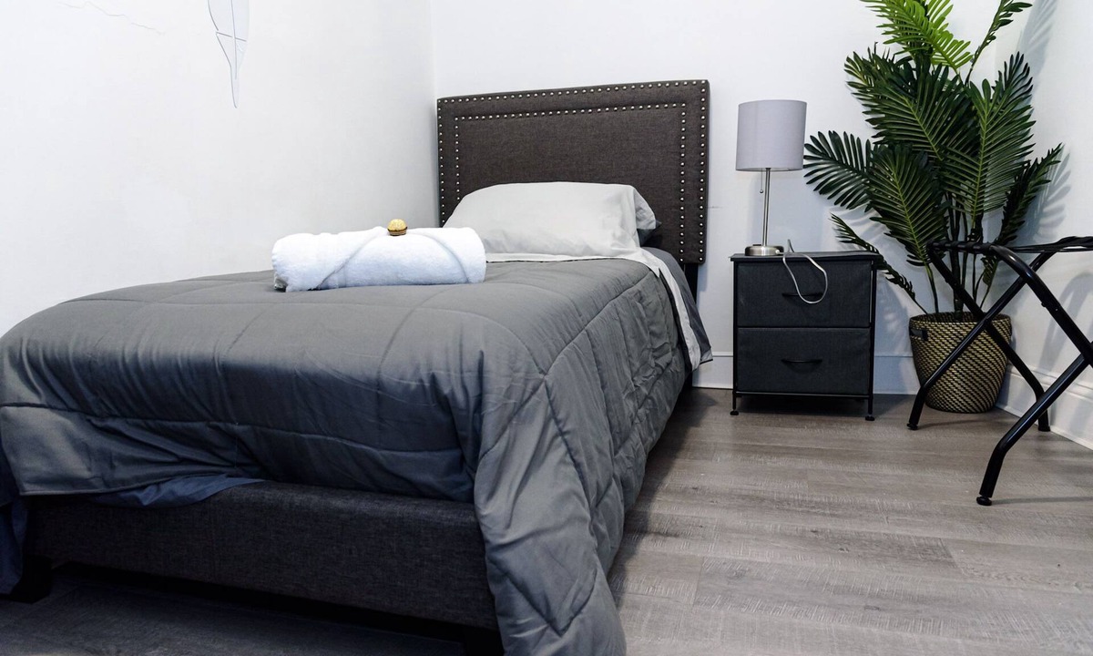 Englewood Apartment | Modern Private BedroomNo.3+wifi kitchen