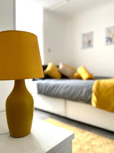 Borehamwood House | Modern Private En-suite With Kitchenette