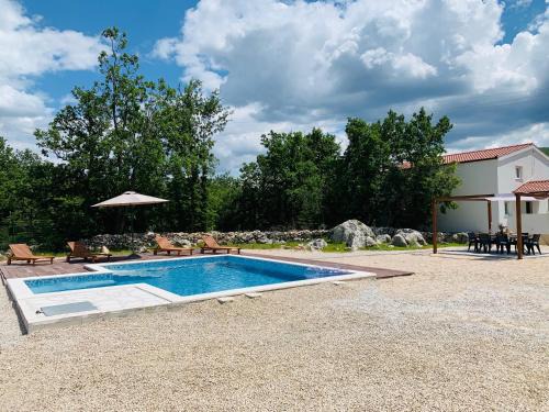 Neoric Villa | Modern Private Villa Bonaventura with Pool & Jacuzzi & BBQ for Families & Groups near Split