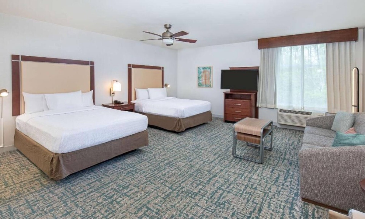Sandy Springs Hotel | Modern Queen Studios w/Free Breakfast, Shuttle & Steps from Perimeter Mall
