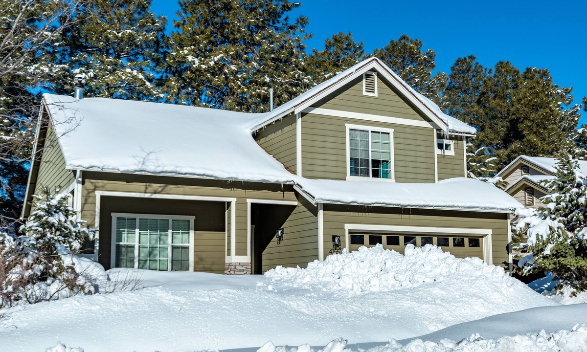 Ponderosa Trails House | Modern+Renovated+5 Mins from Polar Express+ Holiday Availability+Snow Bowl