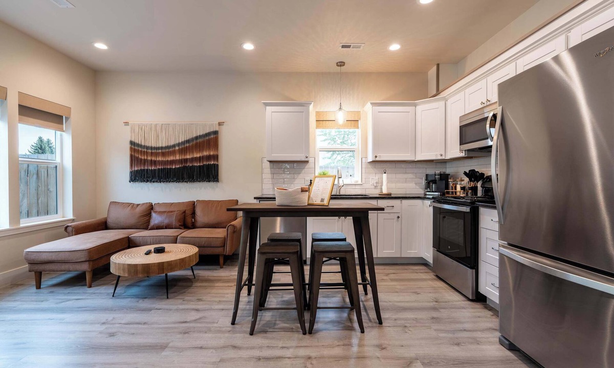 Post Falls House | Modern Retreat | Game Room, Breweries & Fun