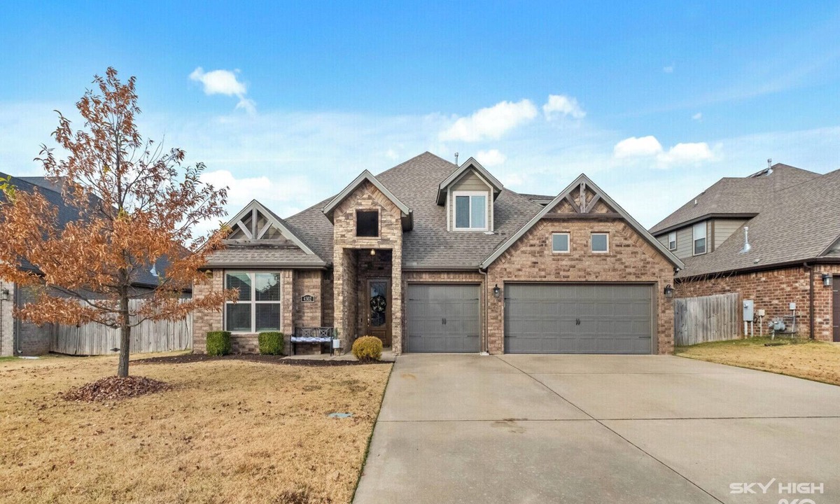 Bentonville House | Modern Retreat w/Pool, Hot Tub & Covered Patio