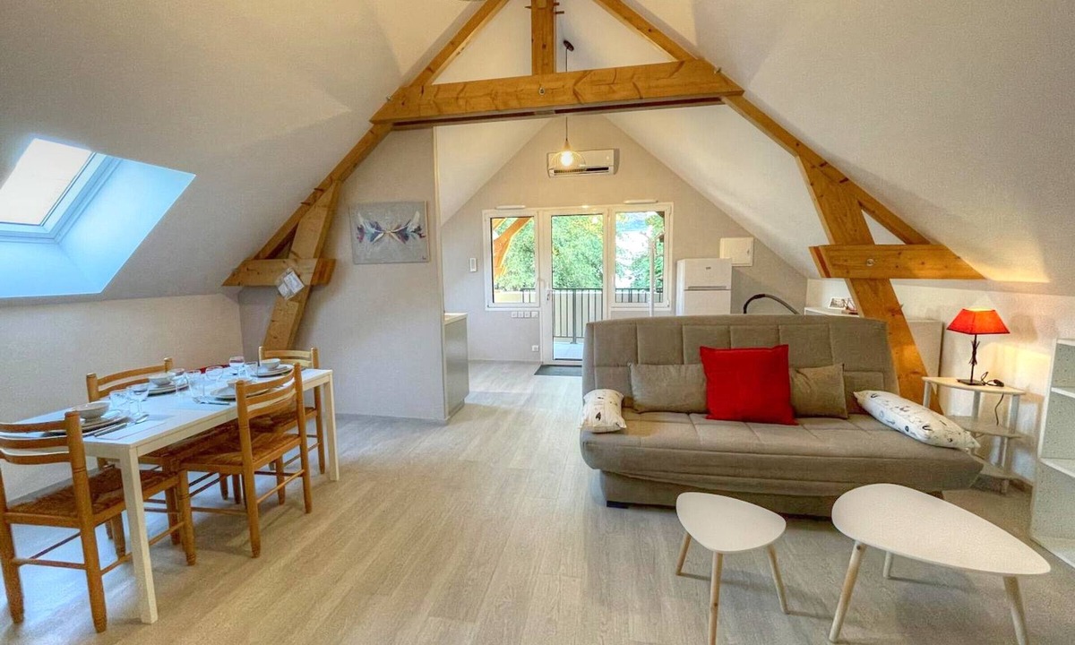Azay-sur-Cher Cottage | Modern Retreat with Air Conditioning - Loire Valley