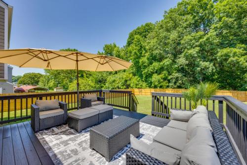 Montrose House | Modern Richmond Home w/Deck, Close to Downtown!