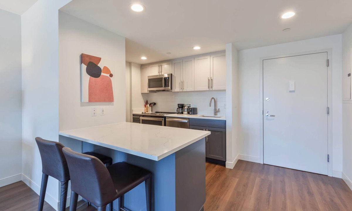 East Cambridge Apartment | Modern Riverside Retreat Near Kendall Square