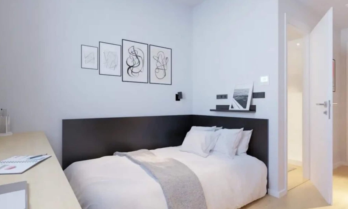 Milagrosa Apartment | Modern Room with High-Speed Wi-Fi in Pamplona