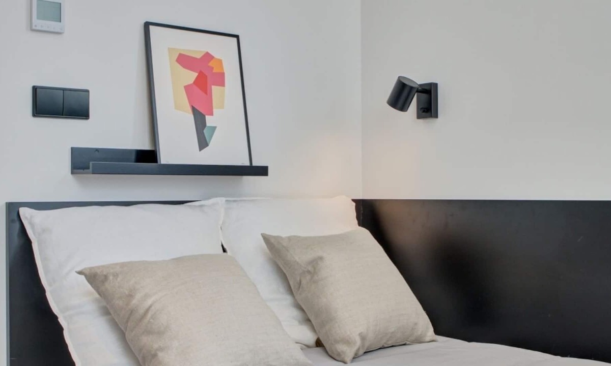 Milagrosa Apartment | Modern Room with High-Speed Wi-Fi in Pamplona