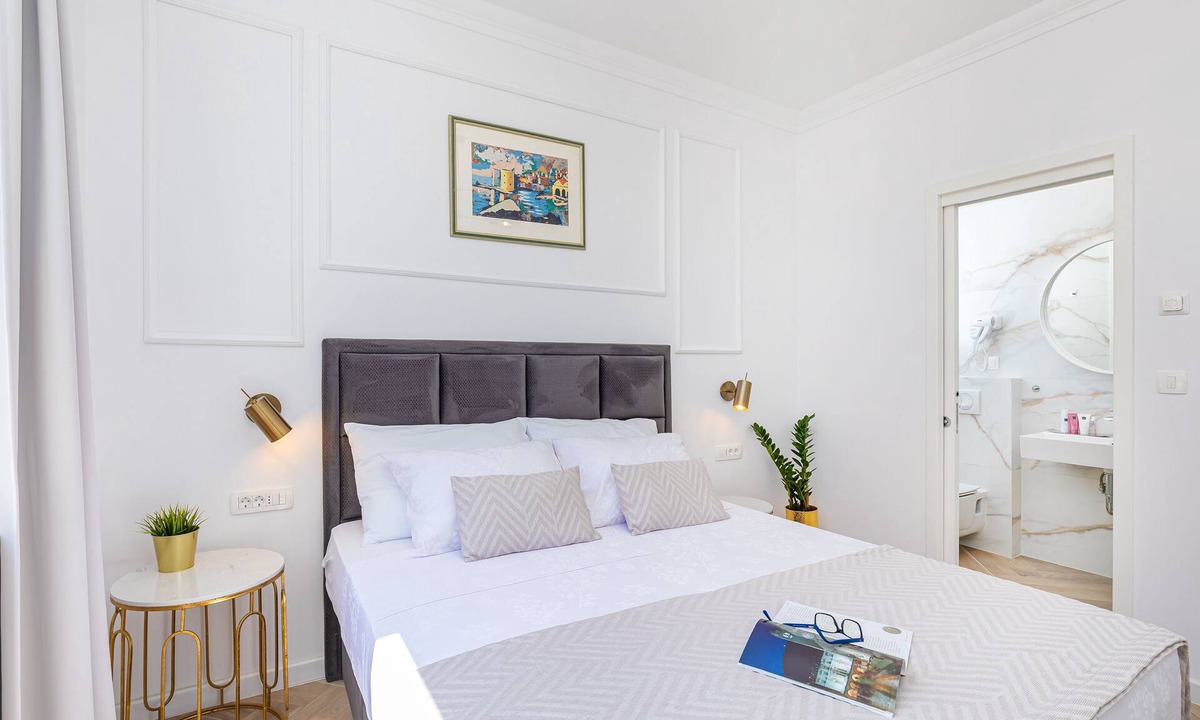 Montovjerna House | Modern room with spacious terrace , Free parking