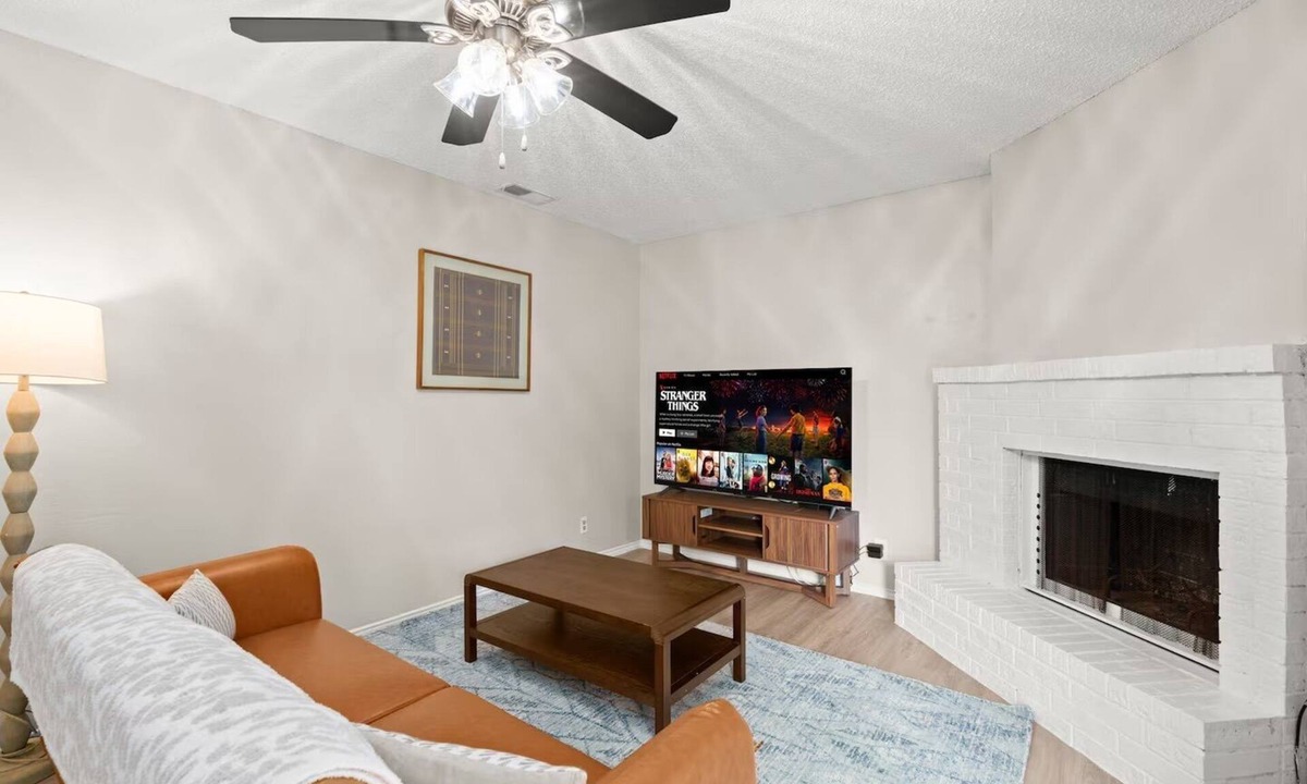 Chisholm Valley South Apartment | Modern - Round Rock 1BR -Near Austin - King Bed