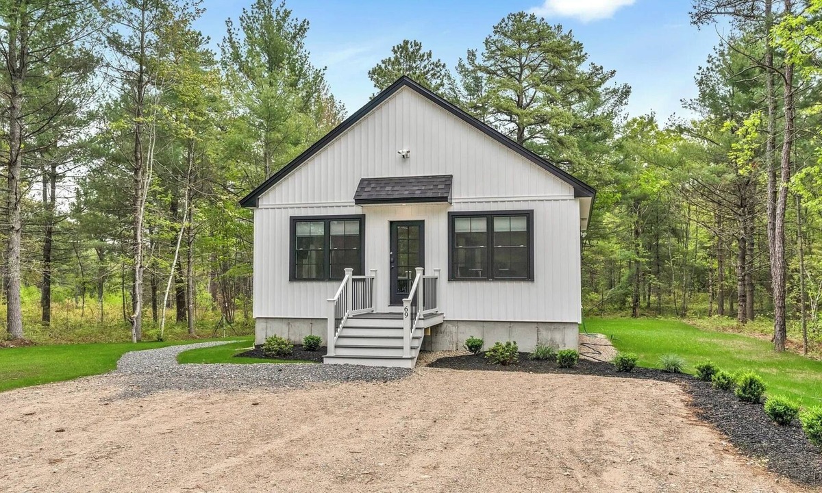 Waterboro House | Modern Rustic Cabin - Walk to Lake & Trails - With Fire Pit - Serene Escape