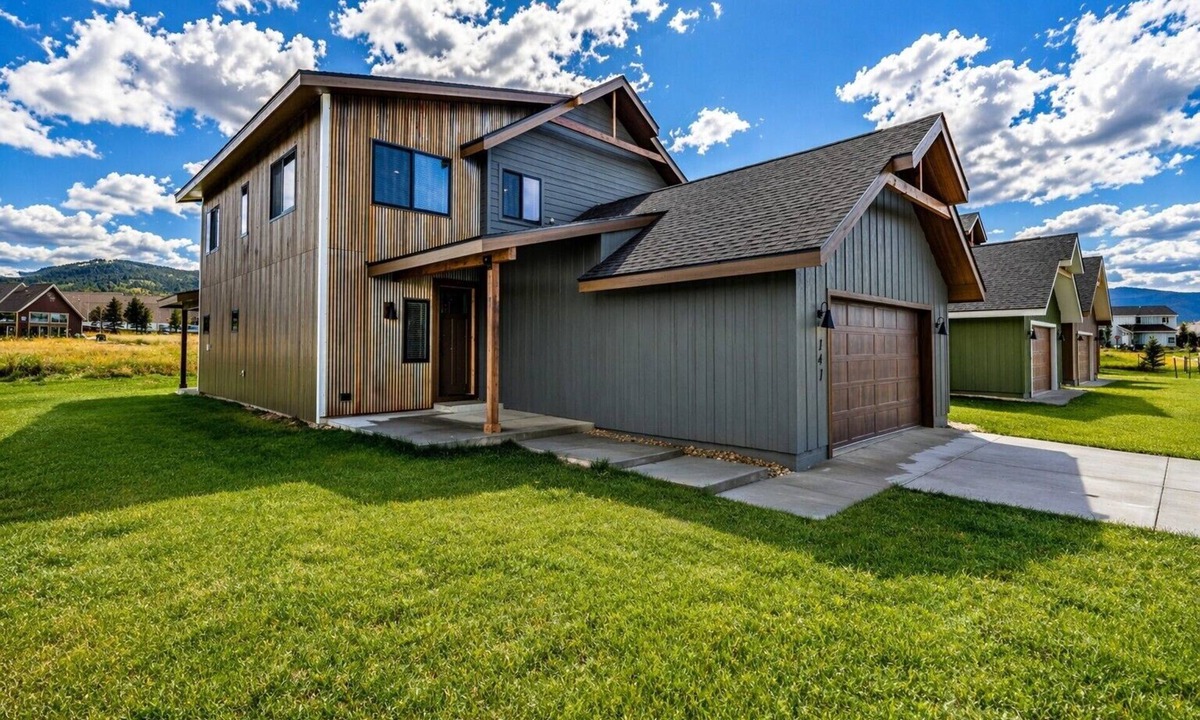 Grand Elk Ranch House | Modern Rustic Mountain Retreat w/Mountain Views, Patio and close to Golf