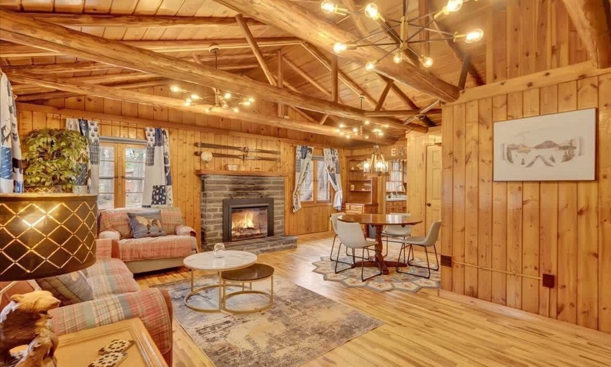 Pocohanna Cabin Colony Cabin | Modern & Rustic Pocono Cabin | Fireplace | Firepit