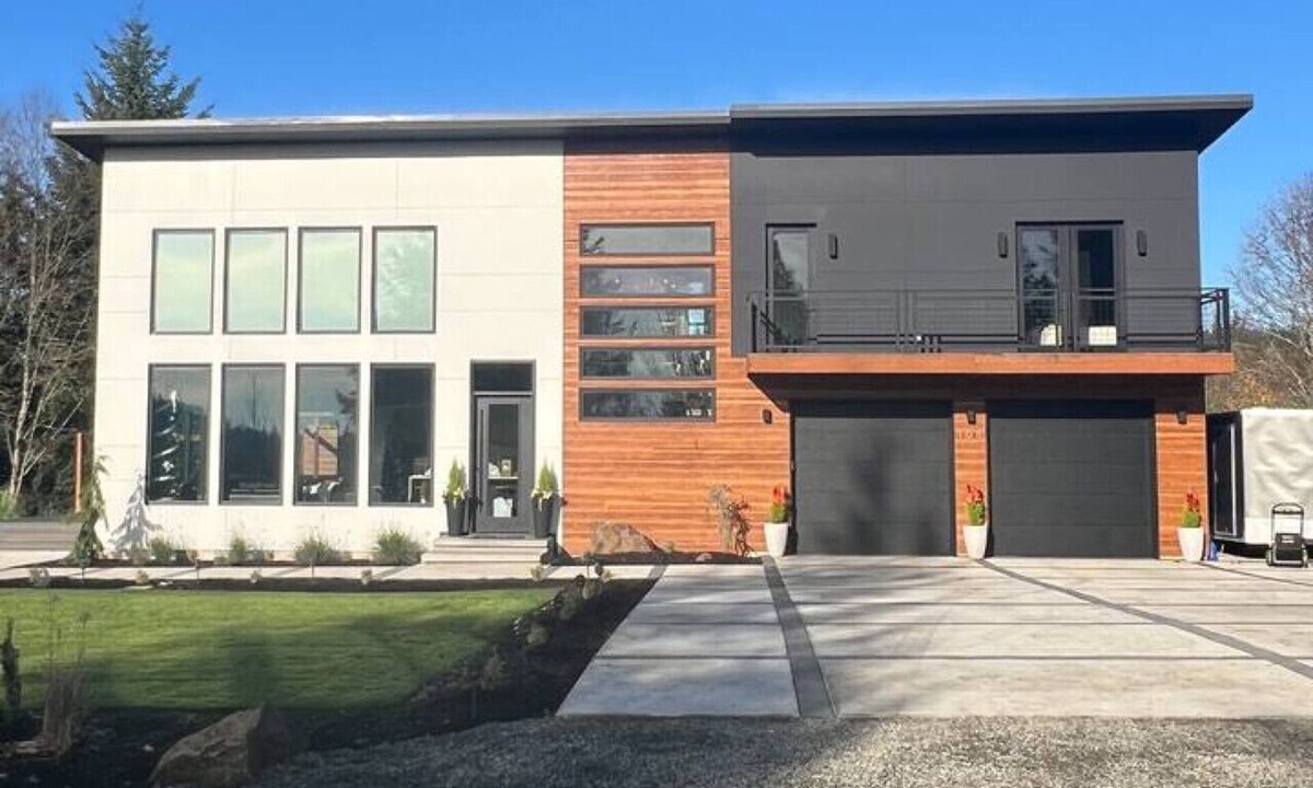 Castle Rock House | Modern Sanctuary with Mountain Views and Spa