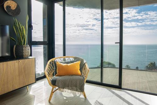 L'Albufereta Apartment | Modern sea front East Wind
