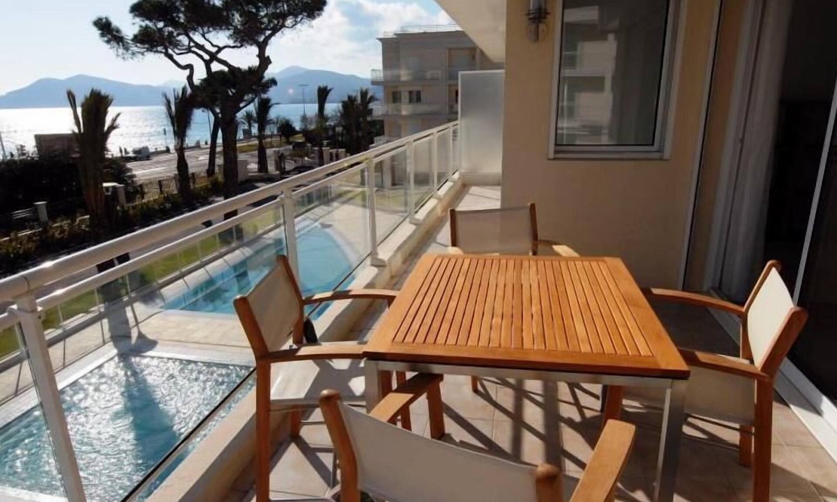 La Bocca Apartment | Modern Seafront 2-Bed Apt w Pool Cannes - 464