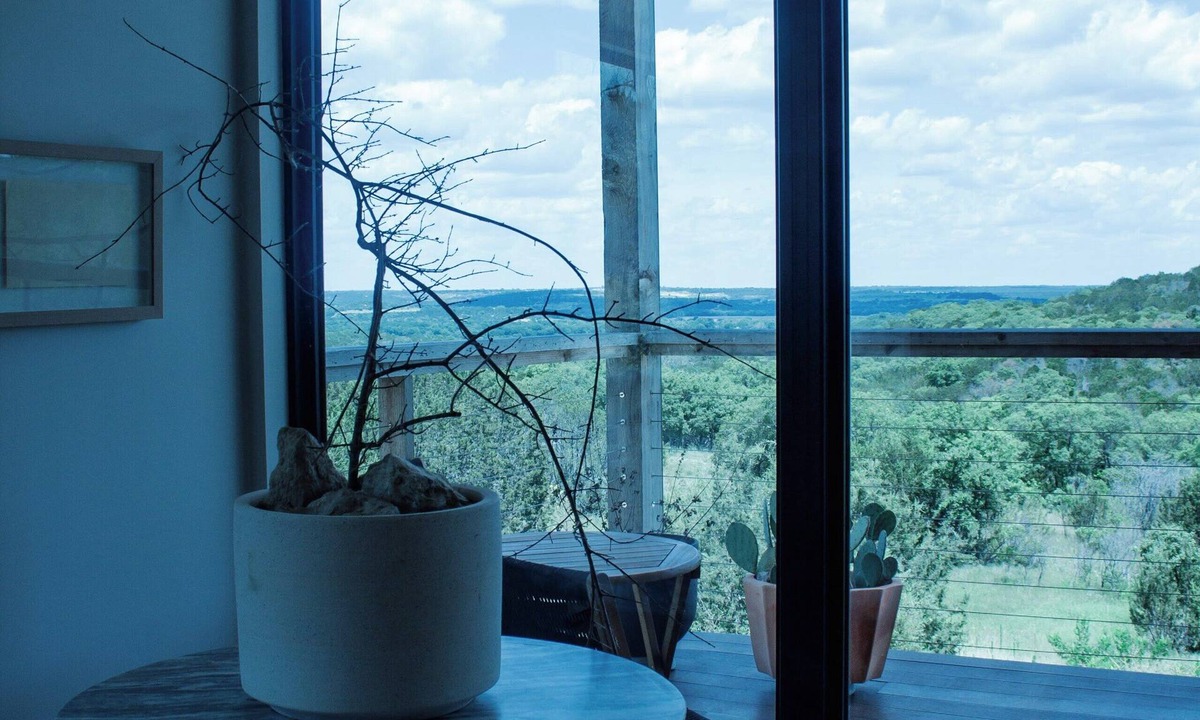 Paluxy House | Modern, Serene and Artistic Home