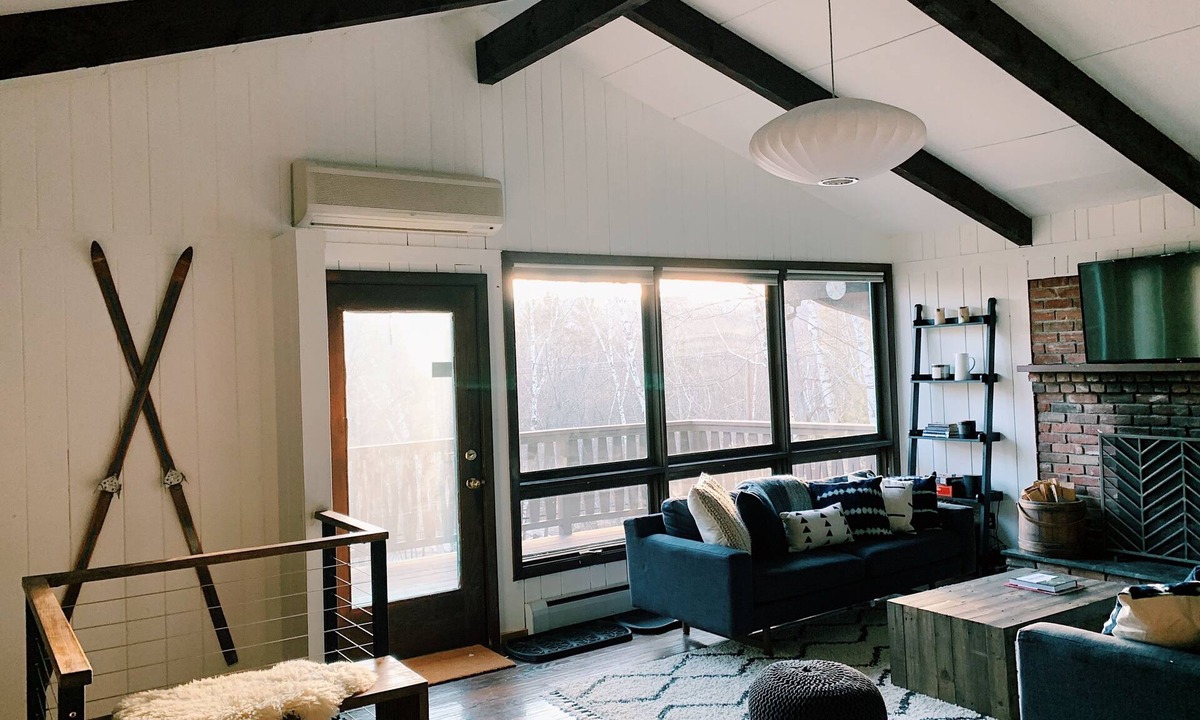 Winhall House | Modern Ski Chalet 10 mins from Stratton & Bromley