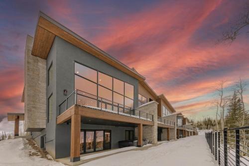 Brian Head House | Modern Ski-In/Out Home in Brian Head w/Deck