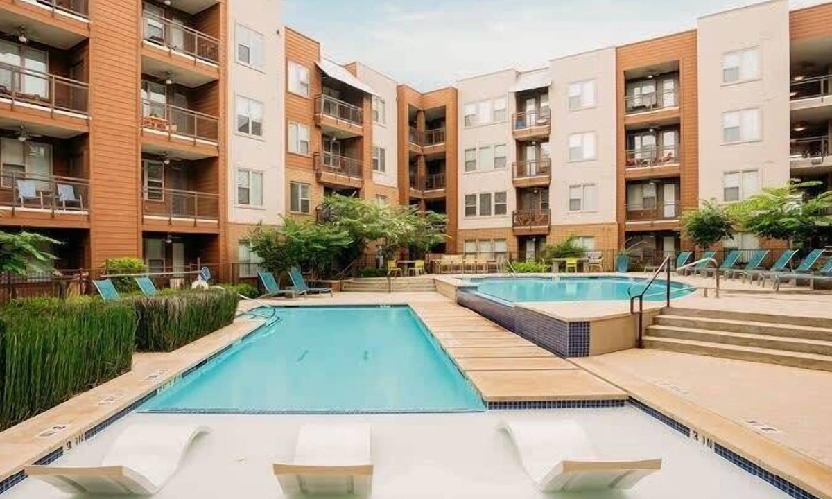 West Congress Apartment | Modern SoCo CozySuites w/ 2 Pools! #01