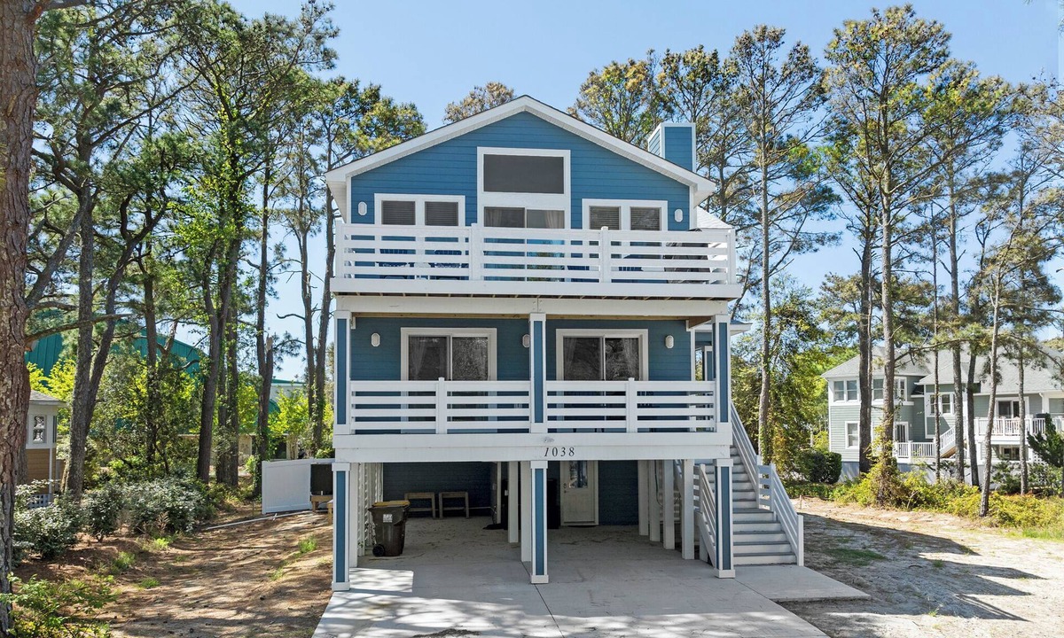Corolla Light House | Modern Sound: New Build, Pool, Elevator, Rec Room