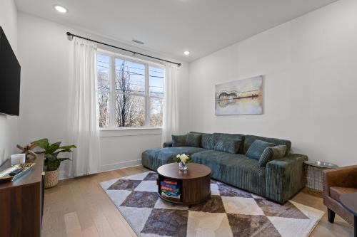 Chattanooga House | Modern Southside Townhome 2 Decks Near Dtwn