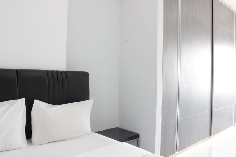 Cibaduyut Hotel | Modern & Spacious 1Br at Mekarwangi Square Apartment