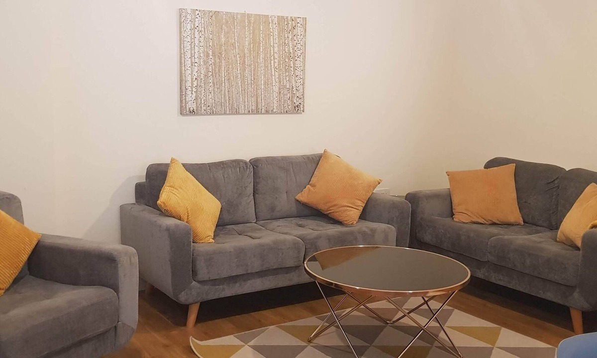 Southampton House | Modern, Spacious Apartment