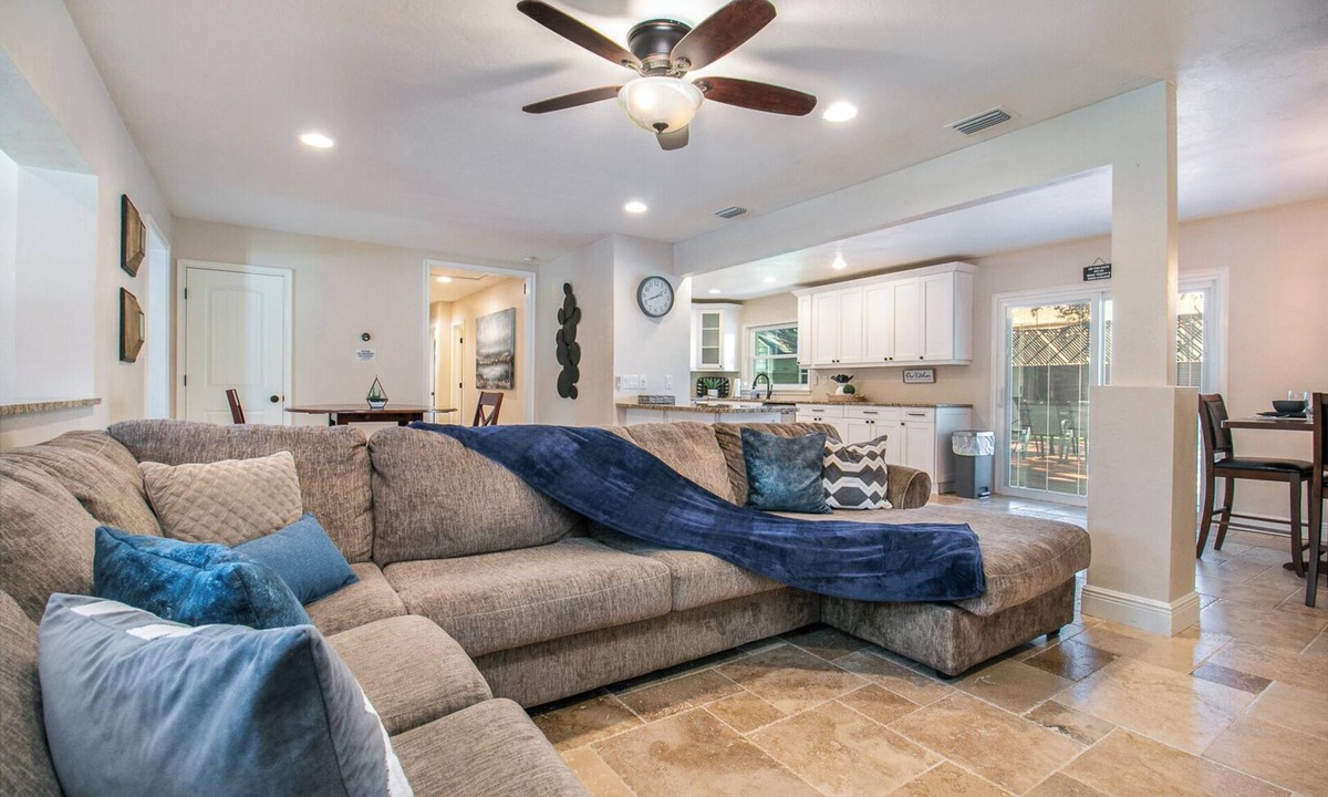 Gainesville House | Modern & Spacious, Fully Upgraded Home with Deck, Firepit, and BBQ Near UF