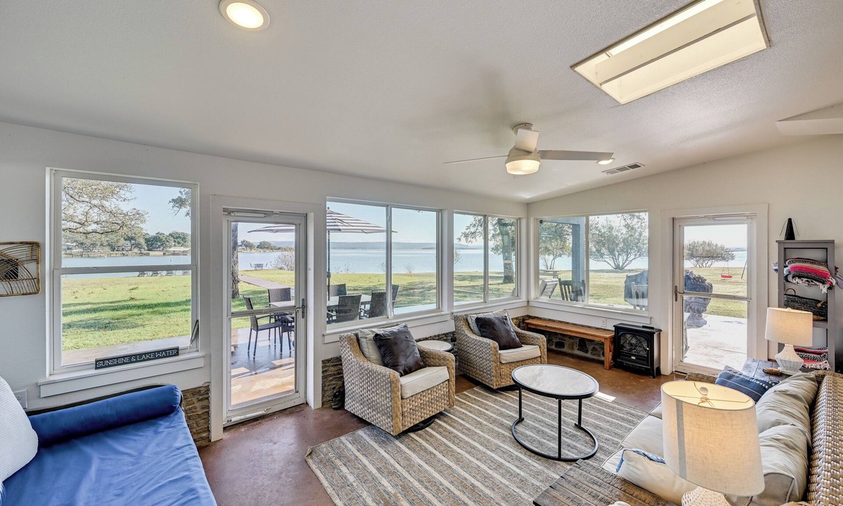 Tow House | Modern, Spacious! Lake Buchanan Retreat w/Hot Tub