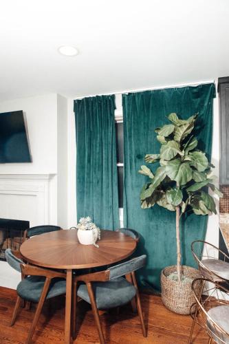 Grand Boulevard Apartment | Modern & Spacious Stay by Northwestern Hospital Bronzeville