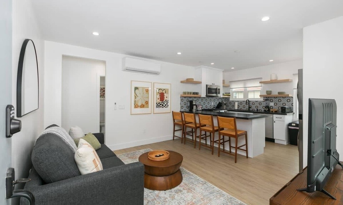 Hillcrest Apartment | Modern Spanish Living in Prime Location Area