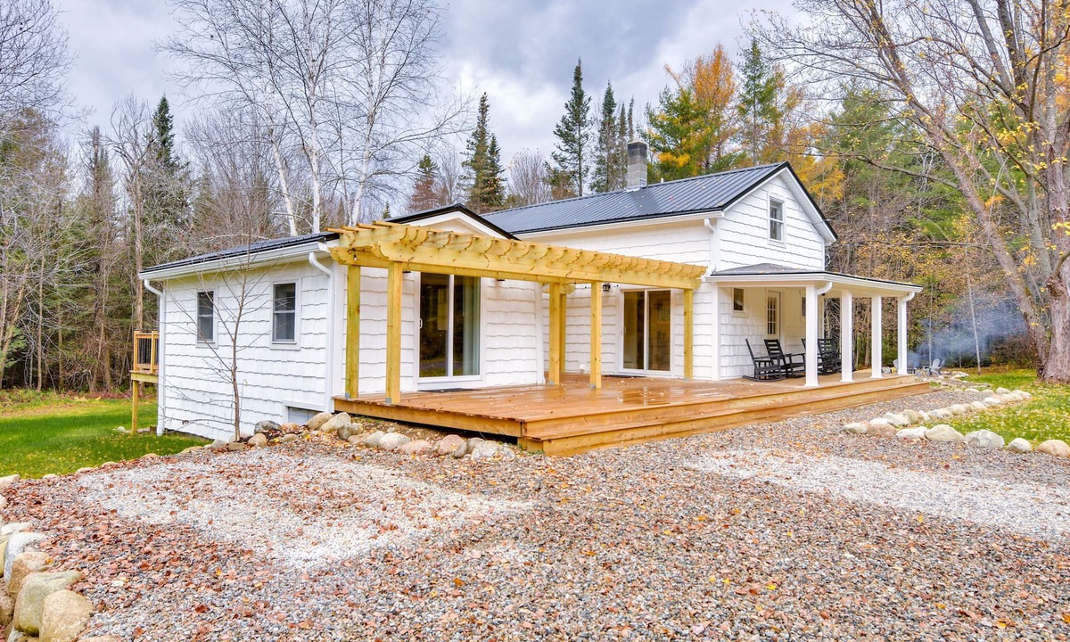 Stark House | Modern Stark Home w/Game Room, Grill & Fire Pit