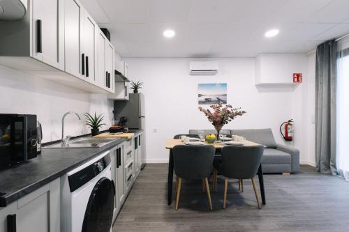 Benicalap Apartment | Modern Stay Near Benicalap Park