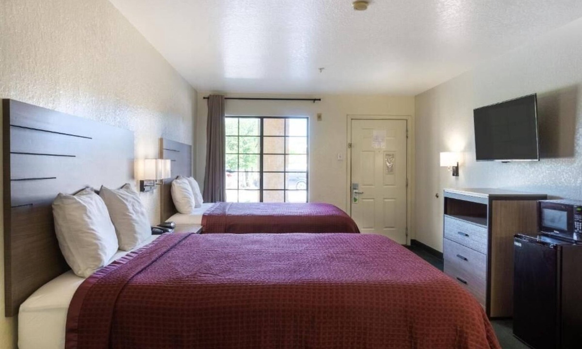 San Antonio Hotel | Modern Stay Near Zoo, Alamo & River Walk w/Parking