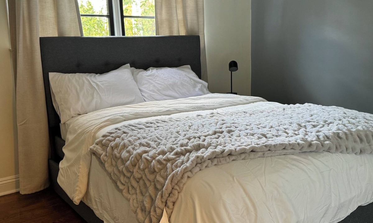 Greensboro House | Modern Stay on Green Valley - 2.5 mi to downtown Greensboro