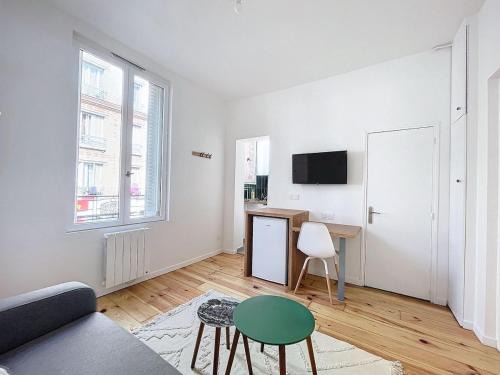 Louis Bertrand-Mirabeau-Semard Apartment | Modern studio - 2min to Paris - Le Grey