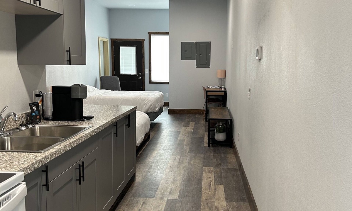 Pine Haven Apartment | Modern Studio Apartment #5