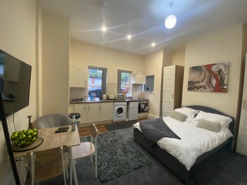 Skegby Apartment | Modern studio apartment - great location!