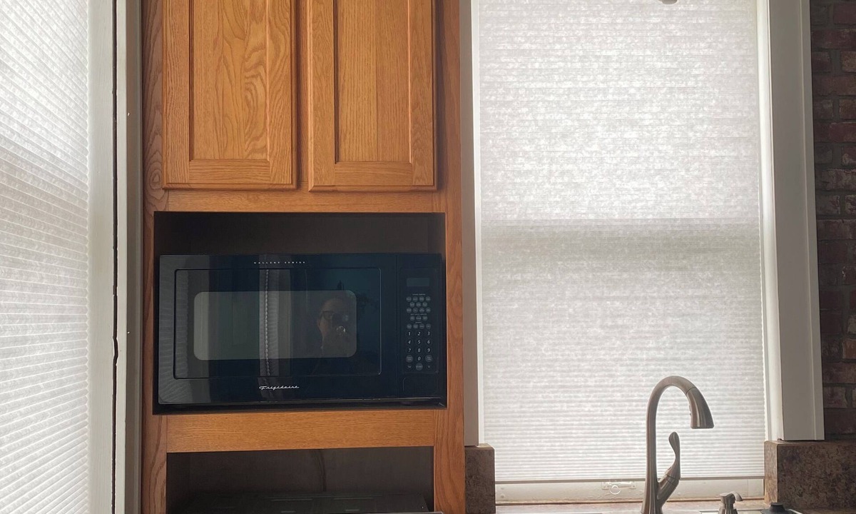 Ironton Apartment | Modern Studio Apartment on courthouse square