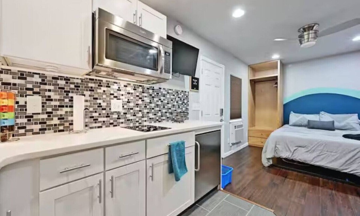 Austin Apartment | Modern Studio by Southpark Meadows | Walk to Park!