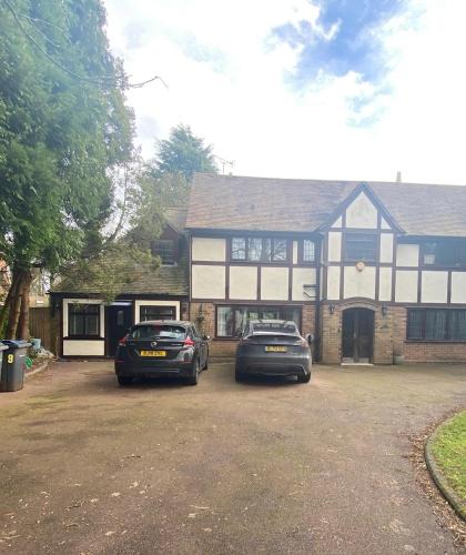 Sutton Coldfield House | Modern studio in natural surroundings