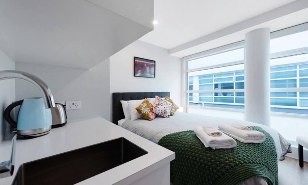Te Aro Apartment | Modern Studio in Pinnacles on Victoria St