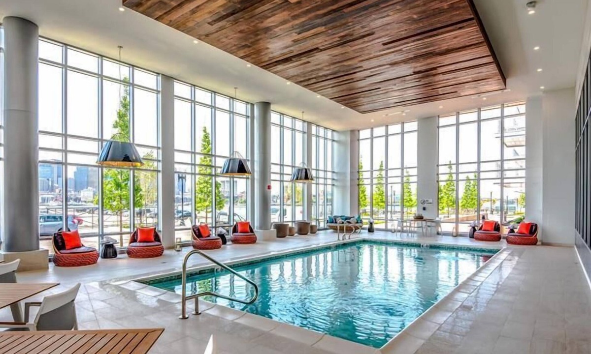 Central-Maverick Square - Paris Street Apartment | Modern Studio | Kitchen | Washer/Dryer | Upscale Amenities